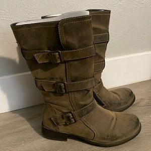 Distressed Boots size 9